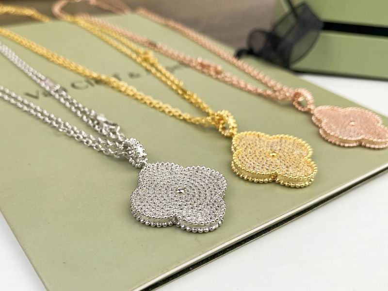 Van Cleef & Arpels necklace 12yxq44